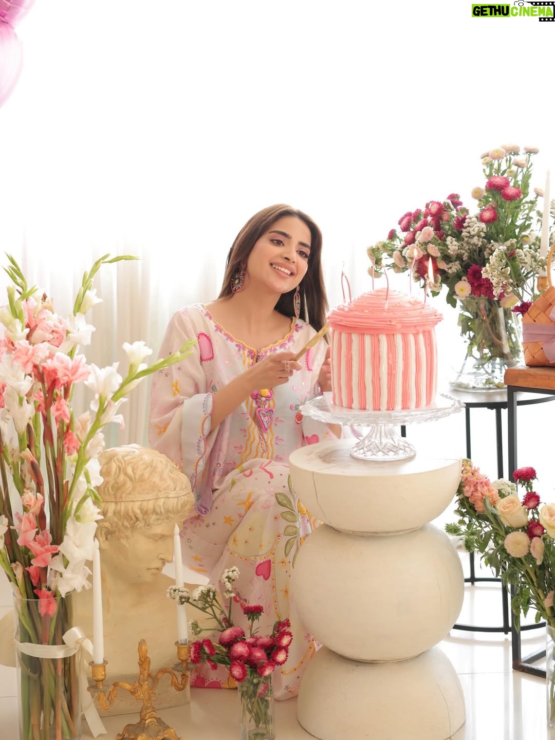 Saboor Aly - 538.9K Likes - 🌸👼🏻🎂✨
.
.
.
.
@zarahnurofficial 
@rehanmithanii 
@masuma_mohsin_makeup_artist