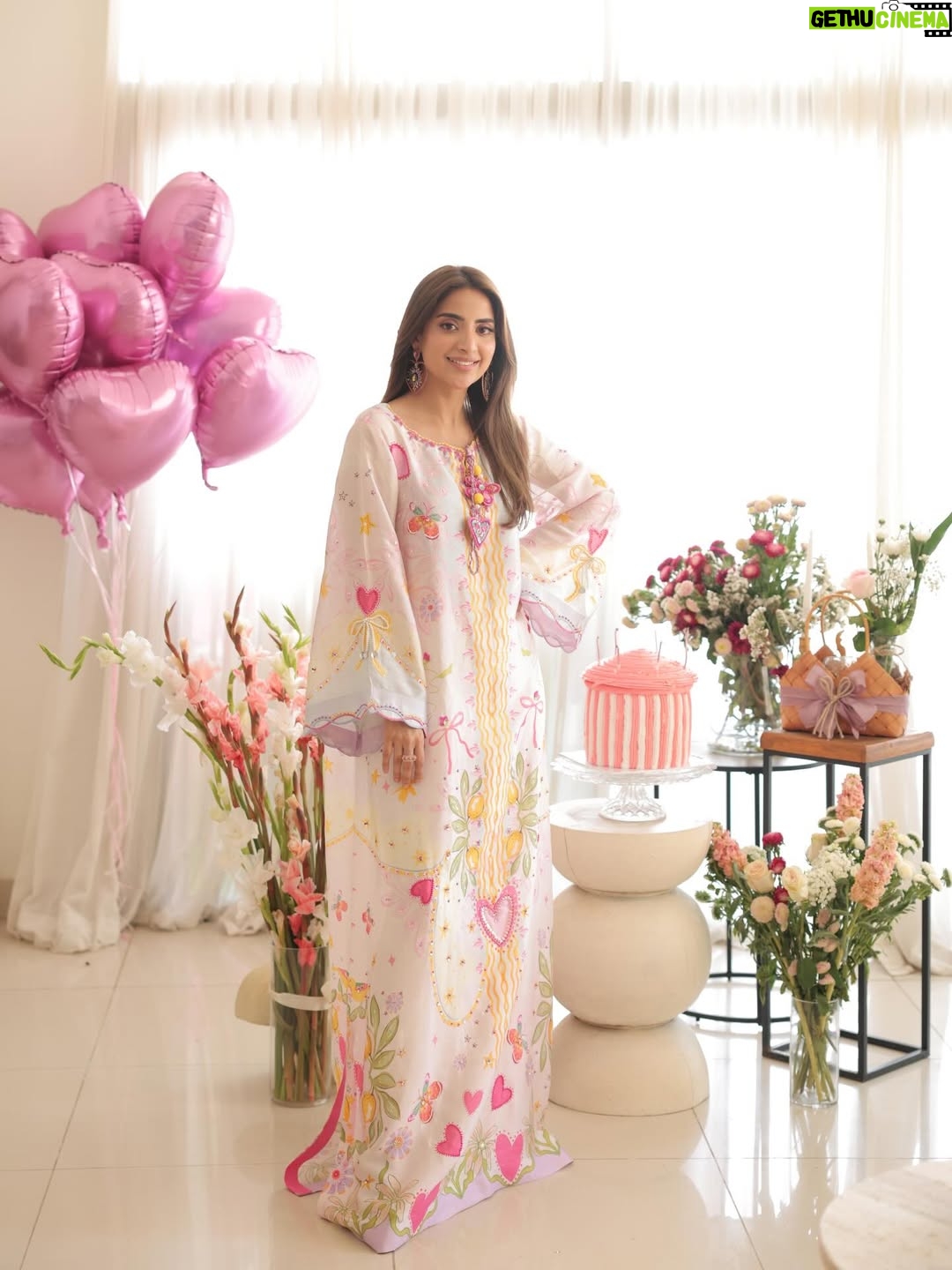 Saboor Aly - 538.9K Likes - 🌸👼🏻🎂✨
.
.
.
.
@zarahnurofficial 
@rehanmithanii 
@masuma_mohsin_makeup_artist