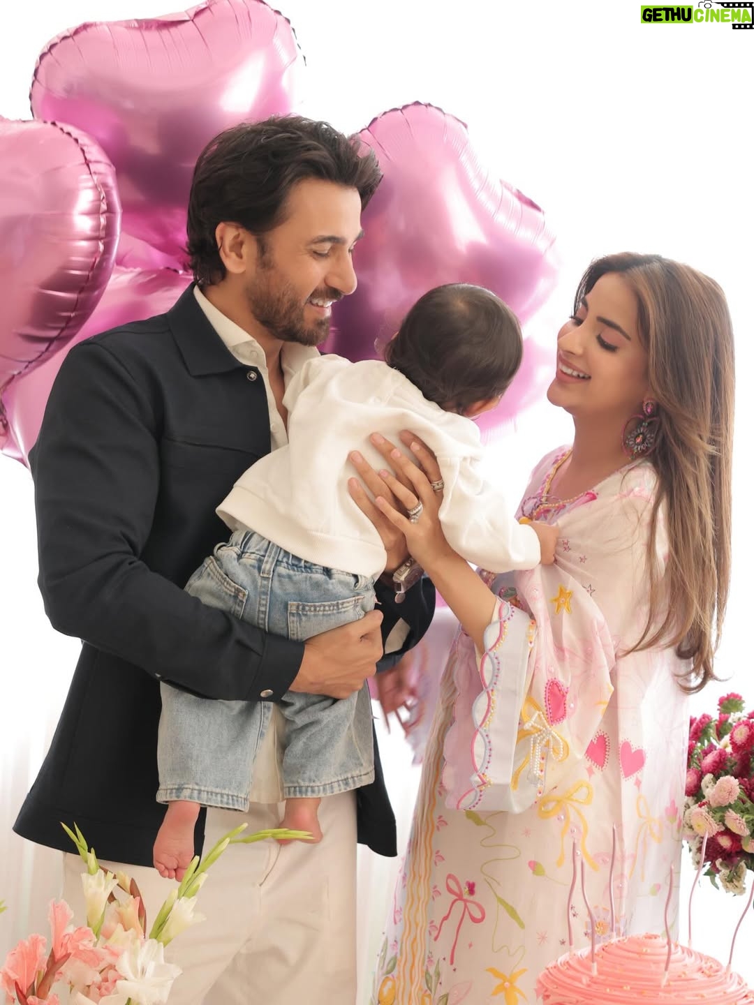 Saboor Aly - 538.9K Likes - 🌸👼🏻🎂✨
.
.
.
.
@zarahnurofficial 
@rehanmithanii 
@masuma_mohsin_makeup_artist