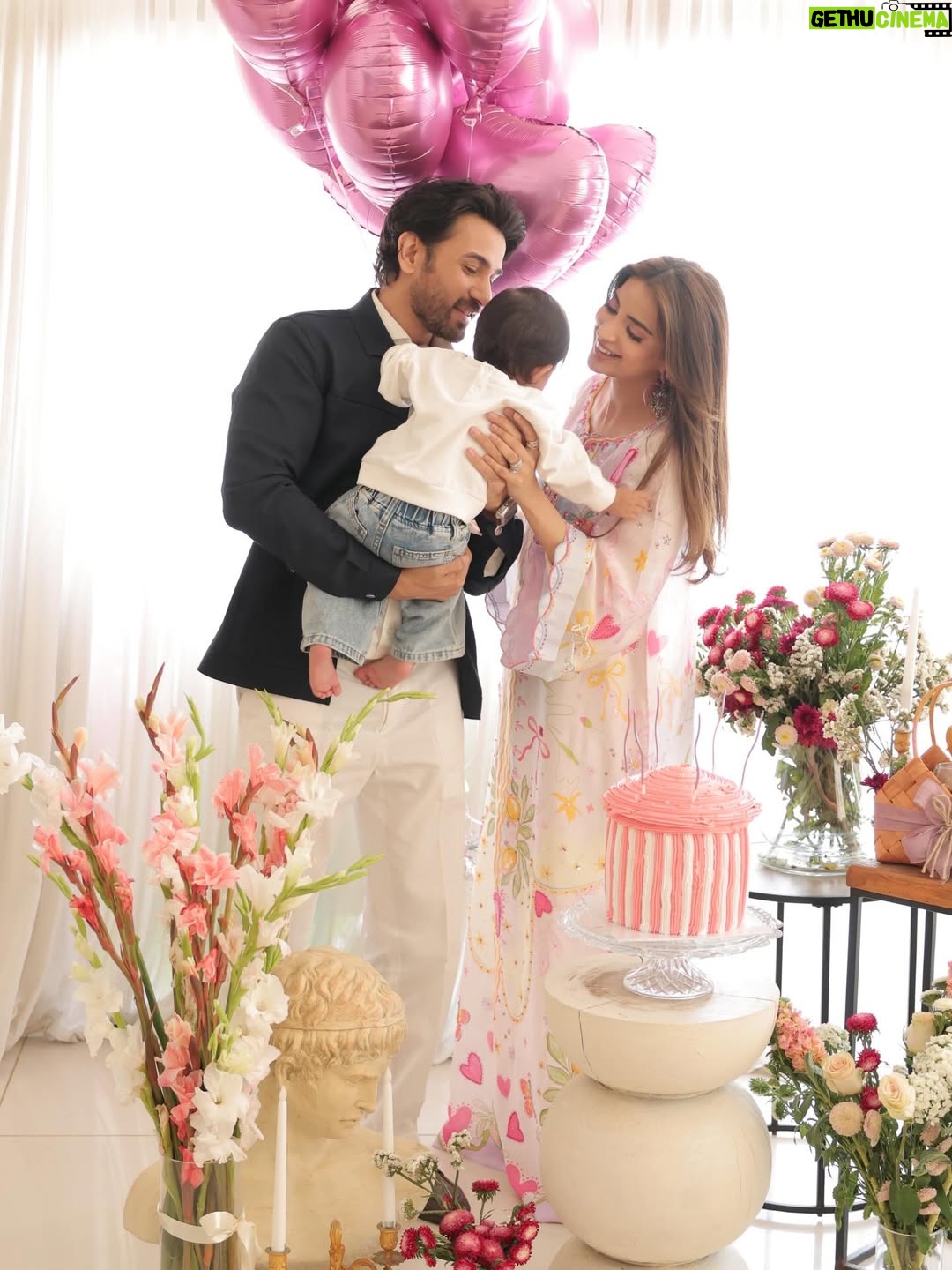 Saboor Aly - 538.9K Likes - 🌸👼🏻🎂✨
.
.
.
.
@zarahnurofficial 
@rehanmithanii 
@masuma_mohsin_makeup_artist