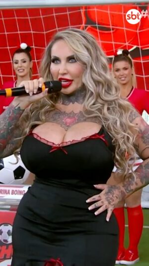 Sabrina Boing Boing Instagram - O Ratinho: não vou olhar, não vou olhar 🤣

#ratinho #sbt #programadoratinho #sabrinaboingboing