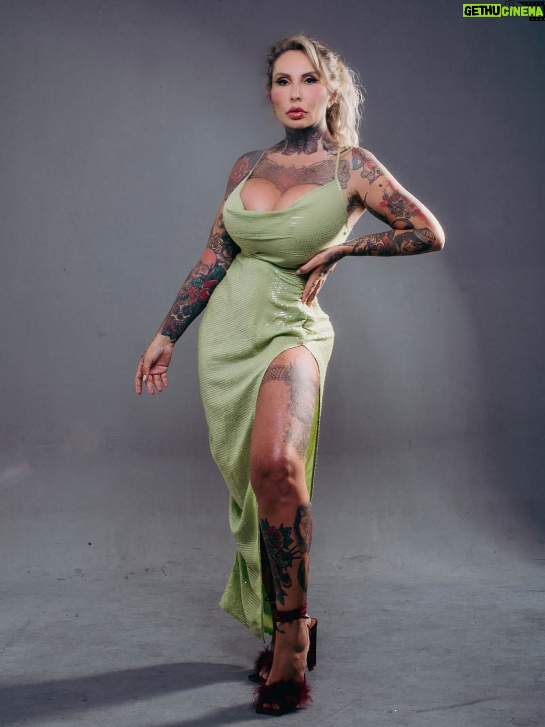 Sabrina Boing Boing - 1.1K Likes - Fotinhos novas para atualizar a Skin 2026 rs  com vestido que era da @paollaoliveirareal 🤩
Pra ver se gostosura vem com a roupa 😛😂

Sou muito fã dela , da energia dela ! É a número #1 do #brasil  Gratidão pela ação dela junto ao @garranimal  @bazardogarra  que possibilitam essas oportunidades ajudando os animais ! 

Fotos by @nelson.miranda.fotografo 

#carnaval #sabrinaboingboing #fashion