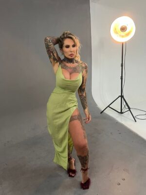 Sabrina Boing Boing Instagram - Fotinhos novas para atualizar a Skin 2026 rs  com vestido que era da @paollaoliveirareal 🤩
Pra ver se gostosura vem com a roupa 😛😂

Sou muito fã dela , da energia dela ! É a número #1 do #brasil  Gratidão pela ação dela junto ao @garranimal  @bazardogarra  que possibilitam essas oportunidades ajudando os animais ! 

Fotos by @nelson.miranda.fotografo 

#carnaval #sabrinaboingboing #fashion