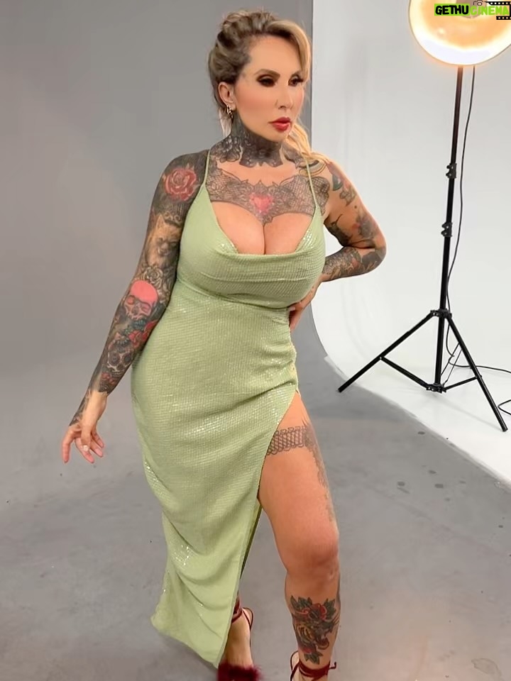 Sabrina Boing Boing - 1.1K Likes - Fotinhos novas para atualizar a Skin 2026 rs  com vestido que era da @paollaoliveirareal 🤩
Pra ver se gostosura vem com a roupa 😛😂

Sou muito fã dela , da energia dela ! É a número #1 do #brasil  Gratidão pela ação dela junto ao @garranimal  @bazardogarra  que possibilitam essas oportunidades ajudando os animais ! 

Fotos by @nelson.miranda.fotografo 

#carnaval #sabrinaboingboing #fashion