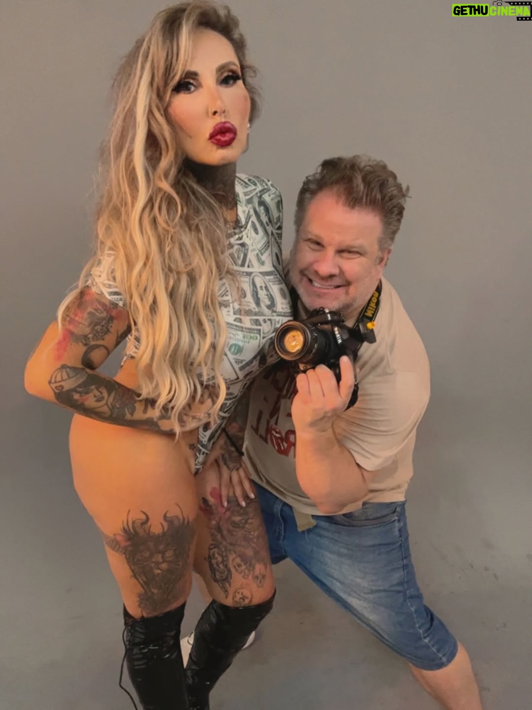 Sabrina Boing Boing - 794 Likes - Oi gente ! Tudo bem com vcs ? 

Eu fiz essas fotos faz 2 semanas  e gravei uns vídeos nos bastidores , esqueci de postar ! 
Mas nunca é tarde para agradecer as pessoas por seu tempo , cuidado , trabalho e eficiência !
Sou muito grata pois durante toda minha vida sempre tive “anjos” que me ajudam a chegar em resultados esperados ou até melhores que imaginei !
Profissionais que indico com toda certeza ! 

@dr.renatolazarini 
@drwanderleyamorim 
@rafaelceitanunes 
@drjuliovedovato 
@caducrevelario  @institutolentes 
@nelson.miranda.fotografo 
@drikappel 

#sabrinaboungboing #news #photos #videos #model