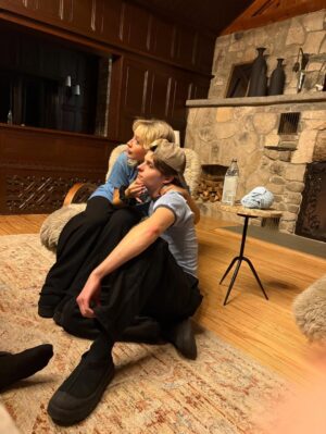 Sabrina Carpenter Instagram - ♡