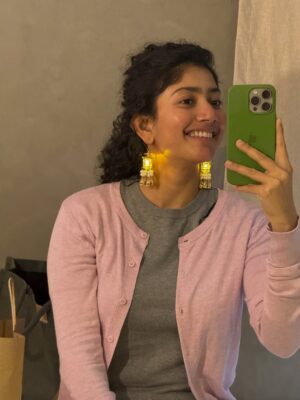 Sai Pallavi Instagram - Happie Happie🥰