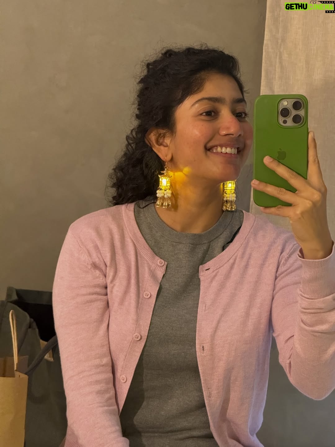 Sai Pallavi - 4.5 Million Likes - Happie Happie🥰
