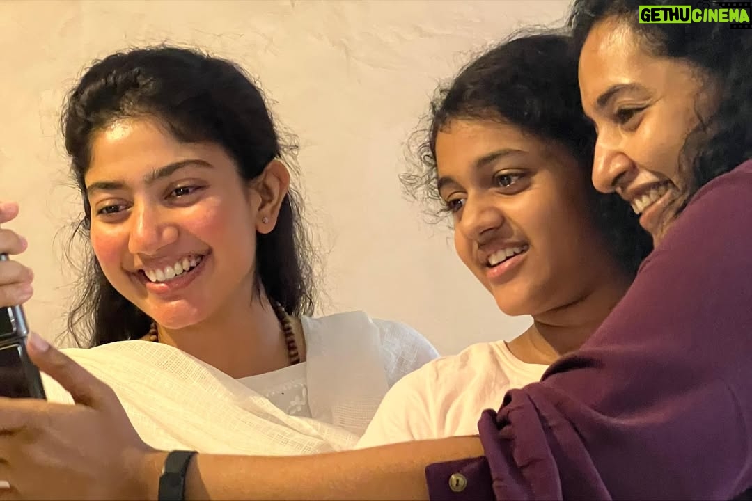 Sai Pallavi - 3.7 Million Likes - 1 year of #Amaran ❤️ 
Thank you for the experience and memories, Dear team❤️ Thank you for the trust and resilience @rajkumarperiasamy Sir 🥹❤️