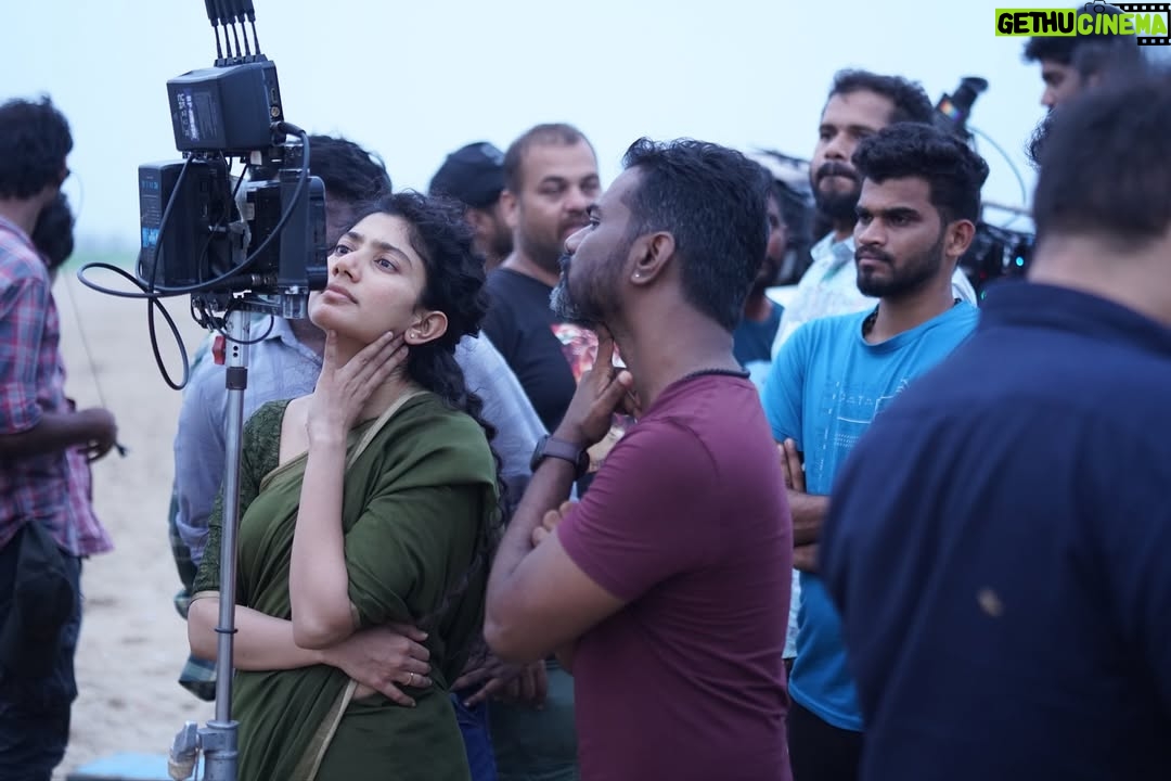 Sai Pallavi - 3.7 Million Likes - 1 year of #Amaran ❤️ 
Thank you for the experience and memories, Dear team❤️ Thank you for the trust and resilience @rajkumarperiasamy Sir 🥹❤️