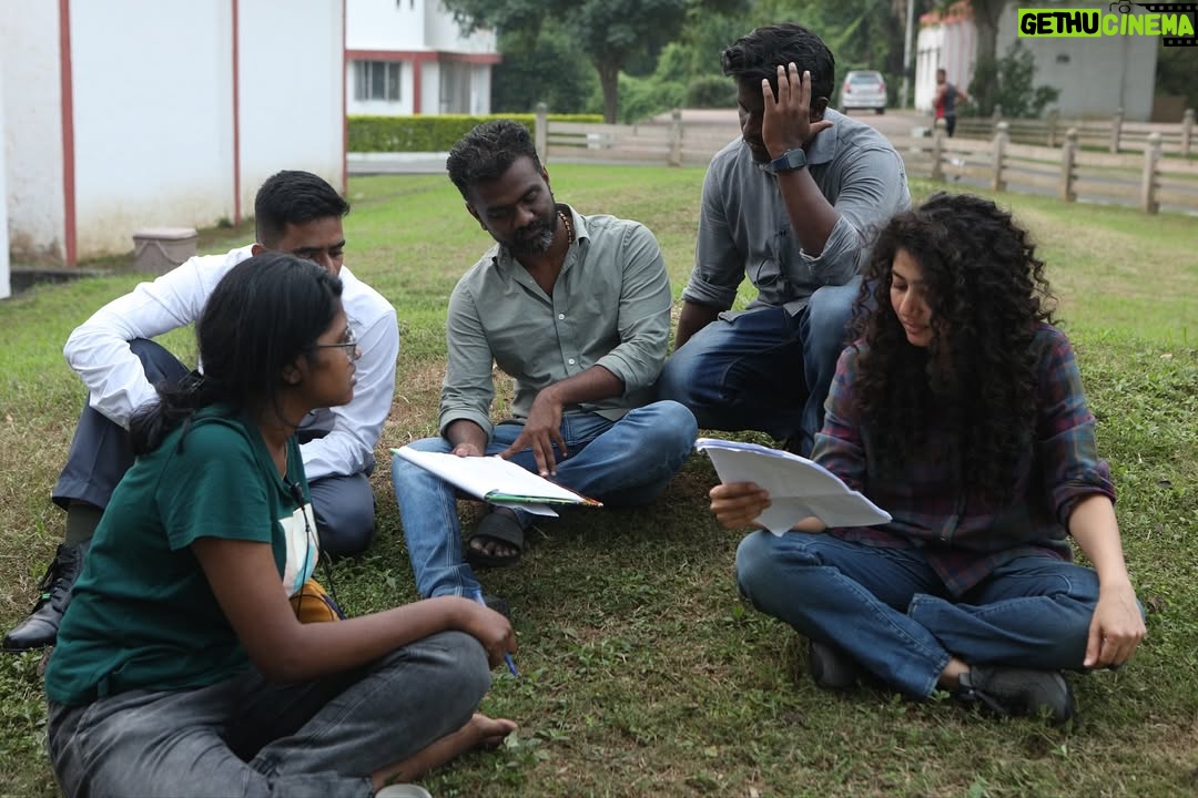 Sai Pallavi - 3.7 Million Likes - 1 year of #Amaran ❤️ 
Thank you for the experience and memories, Dear team❤️ Thank you for the trust and resilience @rajkumarperiasamy Sir 🥹❤️