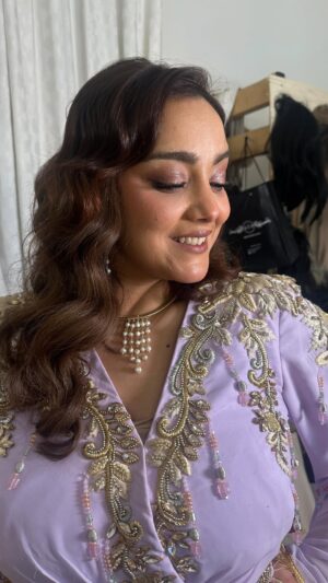 Sameh Sankari Instagram - @samehsankari ❤️❤️#artist_tunisienne #ramadan2026 #hairassistant @raissa.aouissi 
makeup by  @ly_makeupartist  la team @looks.by.sami @aminaa.makeupartist 
extension @hb_extensions