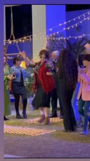 Sameh Sankari Instagram - المهبولة كي العاده ههععع الرقص اما على طىيقة منيااار
منيار شلهب نار من كواليس حلقة ليوم من  @jiren_el_ghafla