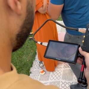 Sameh Sankari Instagram - Mon premier spot télé en tant que réalisateur ✨
Une campagne de sensibilisation pour le Ministère de la Santé, autour de la promotion de l’allaitement maternel et de la protection de l’environnement.

Avec la talentueuse @samehsankari , nous avons réussi à créer une histoire à la fois simple, poétique et profondément humaine.

———

Production : @twilight_prod 
Réalisation : @mednour.abdelhedi 
1er assistante & scripte: @mar.wamtimet 
Actrice : @samehsankari 
Chef Opérateur : @tahaabdelhedi 
Ingénieur de son & mixage : @maknimohammed 
Make-up Artist : @sahbani_imen 
Confort Plateau : @mriwabata 

Merci à toute l’équipe✨ 
———

#Réalisation #premierspottv #CampagneDeSensibilisation #CinémaTunisien #TwilightProduction #MinistèreDeLaSanté #FilmPublicitaire #Environnement #TunisianCinema #BehindTheScenes