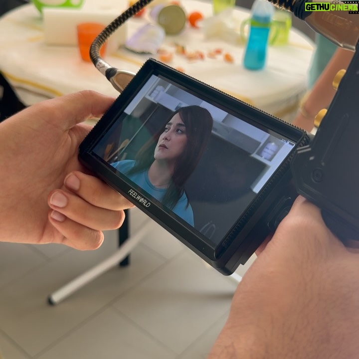 Sameh Sankari - 519 Likes - Mon premier spot télé en tant que réalisateur ✨
Une campagne de sensibilisation pour le Ministère de la Santé, autour de la promotion de l’allaitement maternel et de la protection de l’environnement.

Avec la talentueuse @samehsankari , nous avons réussi à créer une histoire à la fois simple, poétique et profondément humaine.

———

Production : @twilight_prod 
Réalisation : @mednour.abdelhedi 
1er assistante & scripte: @mar.wamtimet 
Actrice : @samehsankari 
Chef Opérateur : @tahaabdelhedi 
Ingénieur de son & mixage : @maknimohammed 
Make-up Artist : @sahbani_imen 
Confort Plateau : @mriwabata 

Merci à toute l’équipe✨ 
———

#Réalisation #premierspottv #CampagneDeSensibilisation #CinémaTunisien #TwilightProduction #MinistèreDeLaSanté #FilmPublicitaire #Environnement #TunisianCinema #BehindTheScenes