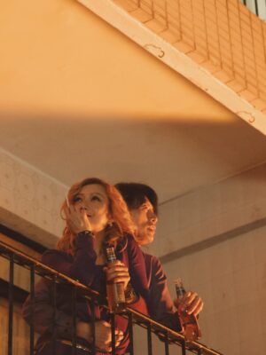Sammi Cheng Sau-Man Instagram - ❤️❤️❤️❤️
每次看到新的劇照,又會勾起「夜王」的點點滴滴。V姐外殼再硬,處事再強再鐵面,都總會有被愛溶化的瞬間。
而從來能讓V姐感到快樂的,安全的,亦只有歡哥這個人。🥹
有些關係,吵吵鬧鬧是相處也是相愛方式,因為彼此都不善於如何交換溫柔。
因為二人從來不是在愛中被餵養長大。
「愛你」一詞,亦只敢輕吞於這口煙中。
歡哥,假若一切可以從來,多好。