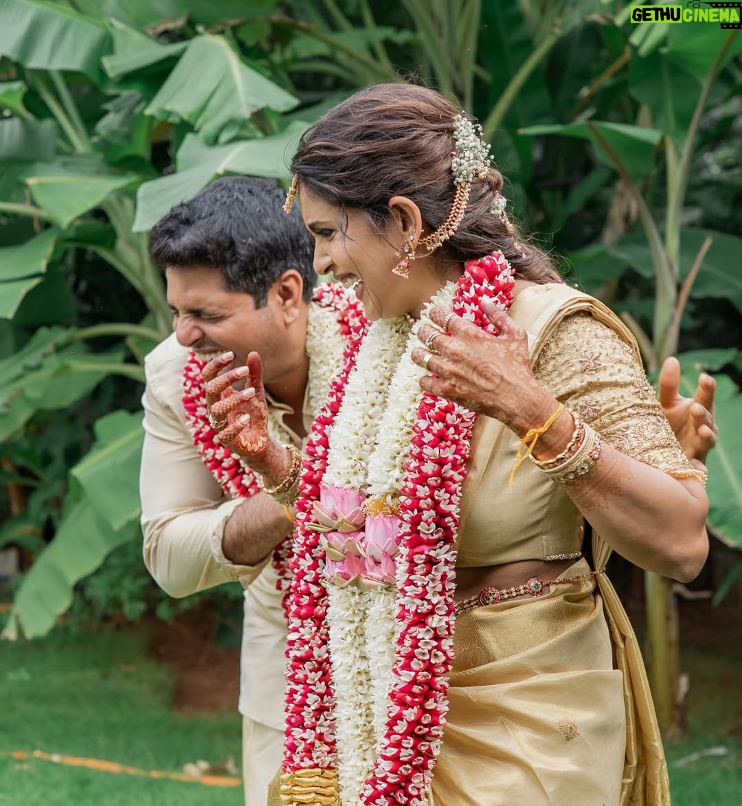 Samyuktha Shanmughanathan - 433.2K Likes - 27.11.2025 💍💗

Photography : @mimosafortwo 
Videography:
@
@filmsbymanijegan 
MUA : @rachelstylesmith 
Jewelry : @nacjewellers