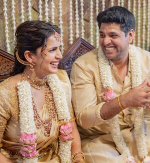 Samyuktha Shanmughanathan Instagram - 27.11.2025 💍💗

Photography : @mimosafortwo 
Videography:
@
@filmsbymanijegan 
MUA : @rachelstylesmith 
Jewelry : @nacjewellers