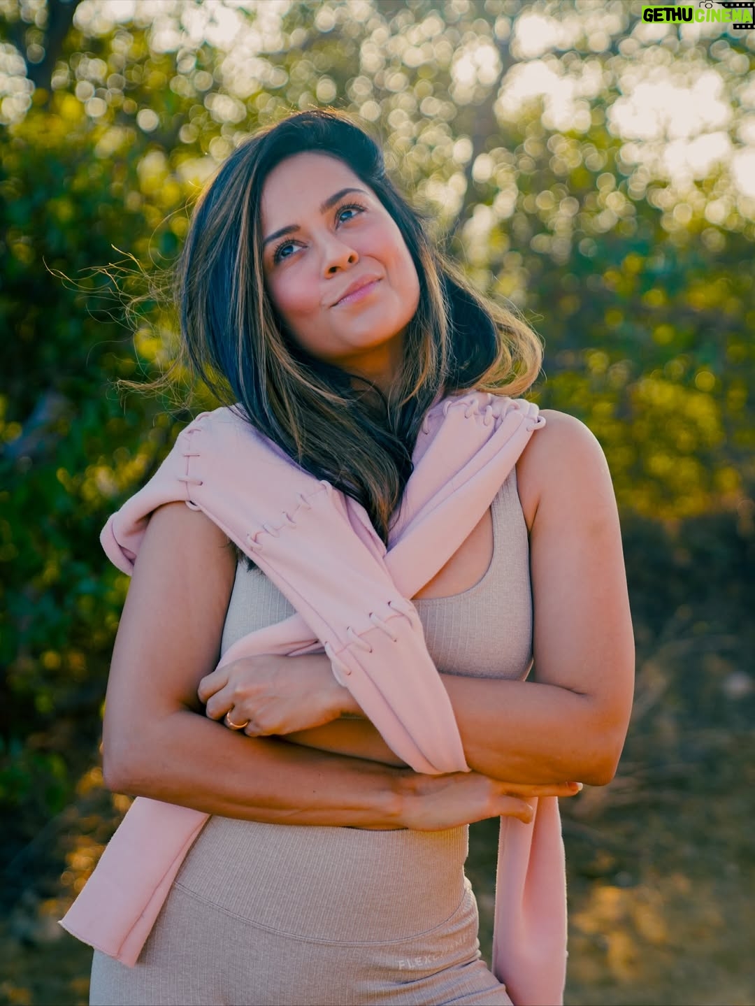 Sana Saeed - 8.3K Likes - Your life doesn’t need to impress anyone.
It just needs to feel good in your heart, your body, your soul ♥️✨

#losangeles #california #hike #photoofday #loveyourself #letstogethermakethisyearcount