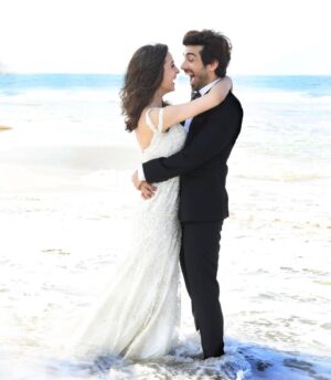 Sanaya Irani Instagram - 25/01/2016 we said I do 💍
25/01/2026 still choosing each other, every day ❤️
10 years of love, growth, laughter and a whole lot of life in between.
Kuch to hai tujhse Raabta ❤️