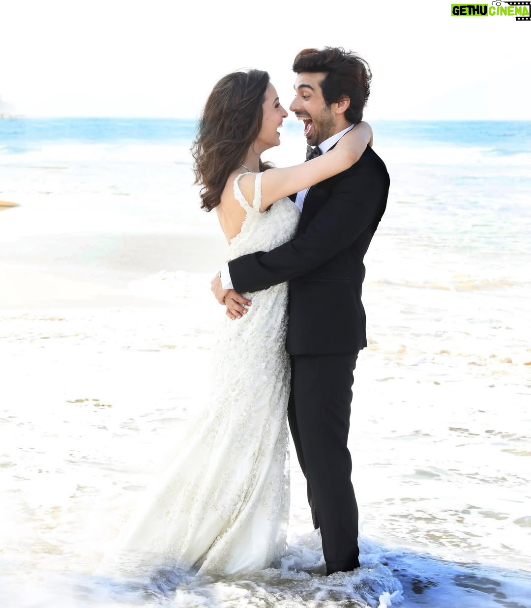 Sanaya Irani - 0.9 Million Likes - 25/01/2016 we said I do 💍
25/01/2026 still choosing each other, every day ❤️
10 years of love, growth, laughter and a whole lot of life in between.
Kuch to hai tujhse Raabta ❤️