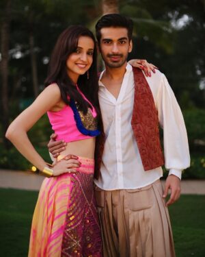 Sanaya Irani Instagram - 25/01/2016 we said I do 💍
25/01/2026 still choosing each other, every day ❤️
10 years of love, growth, laughter and a whole lot of life in between.
Kuch to hai tujhse Raabta ❤️