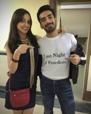Sanaya Irani Instagram - 25/01/2016 we said I do 💍
25/01/2026 still choosing each other, every day ❤️
10 years of love, growth, laughter and a whole lot of life in between.
Kuch to hai tujhse Raabta ❤️