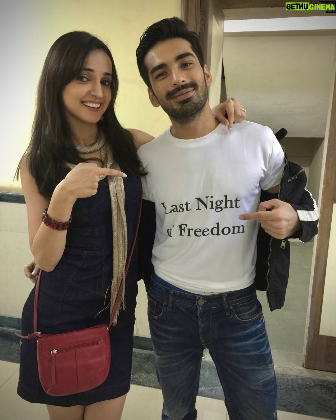 Sanaya Irani - 0.9 Million Likes - 25/01/2016 we said I do 💍
25/01/2026 still choosing each other, every day ❤️
10 years of love, growth, laughter and a whole lot of life in between.
Kuch to hai tujhse Raabta ❤️