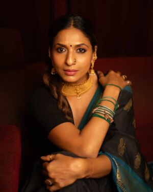 Sandhya Shetty Instagram - Draped in timeless silk, she embodies grace, strength and quiet confidence that speaks volumes without uttering a single word🔥

Photographer - @creativecollab
Makeup & Hair - @tabassumbhatii @tabassumbhatii.official
Designer - @kaushikshrimanker @shrimankerandyogi

#SandhyaShetty #NoFear #ElegantWoman #BeautyWithStrength #happywomensday❤️ IndianActor 

[Sandhya Shetty, Supermodel Look, Indian Actor, Fierce Woman, Power Dressing, Power And Grace]