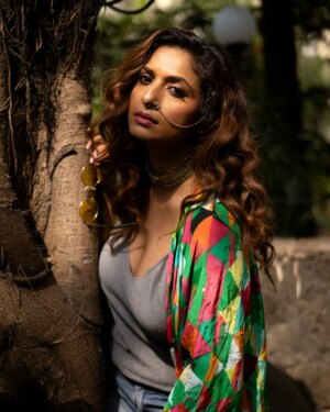 Sandhya Shetty Instagram - Confidence in her stride, sunshine in her aura and power stitched into every detail, she walks like she owns every horizon she touches✨

Photographer - @creativecollab
Makeup & Hair - @tabassumbhatii @tabassumbhatii.official
Designer - @kaushikshrimanker @shrimankerandyogi

#SandhyaShetty #NoFear #ElegantWoman #BeautyWithStrength #IndianActor 

[Sandhya Shetty, Supermodel Look, Indian Actor, Fierce Woman, Power Dressing, Power And Grace]