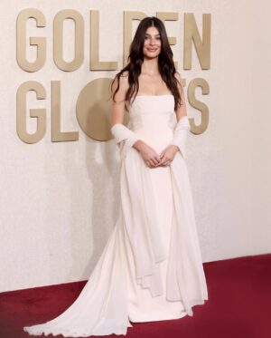 Sandra Amador Instagram - Camila in custom @givenchy 🤍
@brilliantearth @louboutinworld
Makeup @raoulalejandre
Hair @owengould
#goldenglobes