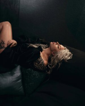 Sandra Amador Instagram - Lady Gaga 🖤 Claude Montana
@aralda.vintage
Photo @juliandakdouk
Hair @fredericaspiras
Makeup @sarahtannomakeup
Nails @mihonails