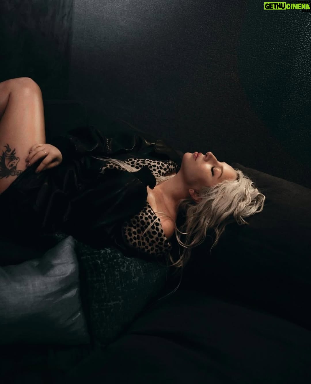 Sandra Amador - 1.9K Likes - Lady Gaga 🖤 Claude Montana 
@aralda.vintage 

Photo @juliandakdouk 
Hair @fredericaspiras 
Makeup @sarahtannomakeup 
Nails @mihonails