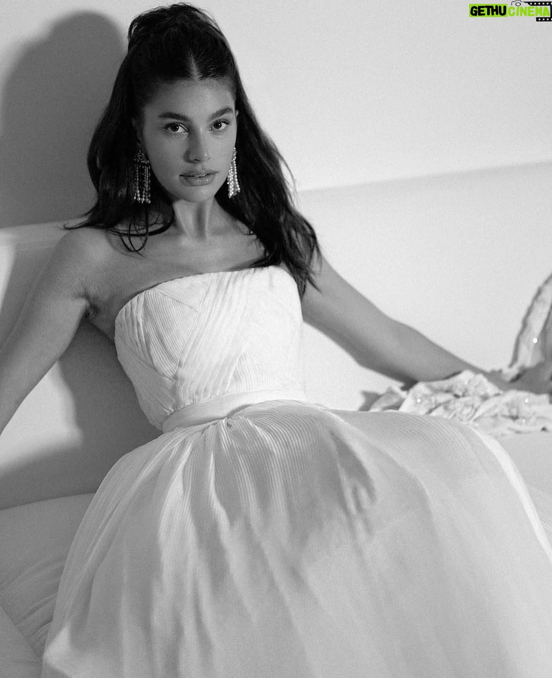 Sandra Amador - 443 Likes - @chanelofficial