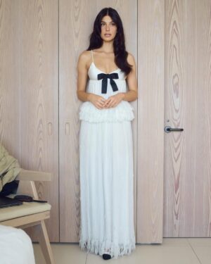 Sandra Amador Instagram - Camila Morrone in chanelofficial 🖤
@brilliantearth ✨
Makeup @maryphillips
Hair @renatocampora