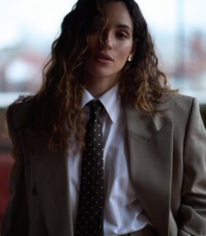 Sandra Amador Instagram - @adriaarjona in my favorite @ysl suit and @tiffanyandco for Late Night with Seth Meyers 🤍