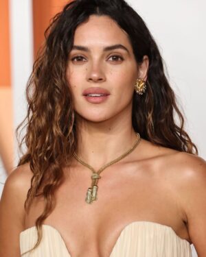 Sandra Amador Instagram - #adriaarjona in @proenzaschouler @tiffanyandco
