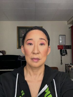Sandra Oh Instagram - 3,2,1 - the Dutchess 💜🖤💜 Happy Halloween! 🎃👻🐈‍⬛
@metopera #LaFilleDuRegiment