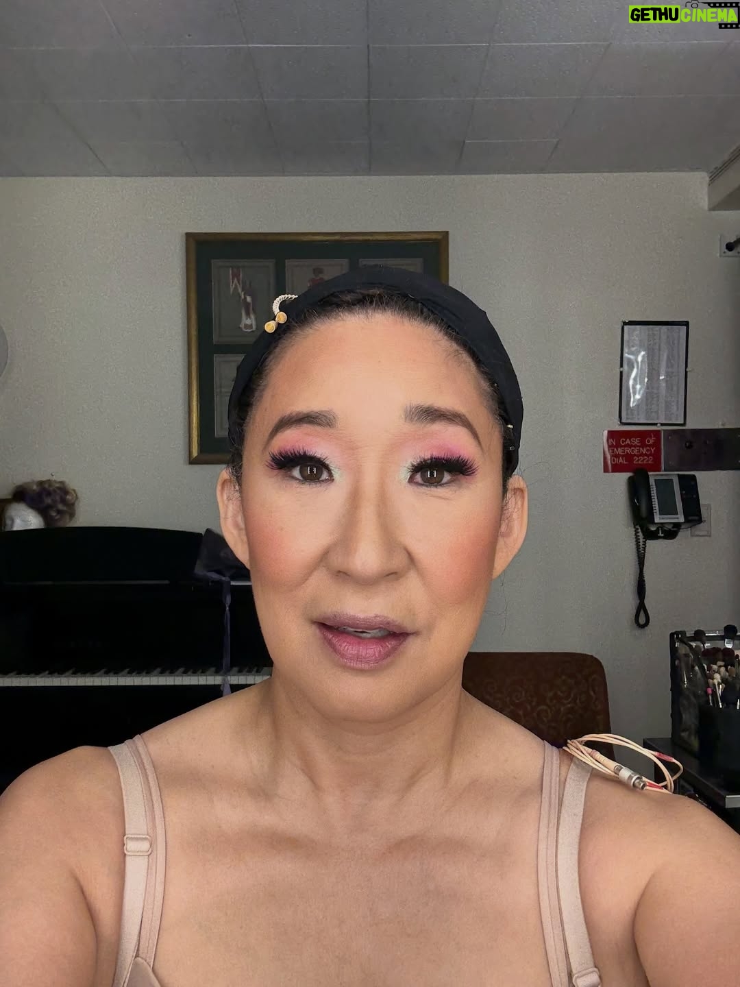 Sandra Oh - 0.9 Million Likes - 3,2,1 - the Dutchess 💜🖤💜 Happy Halloween! 🎃👻🐈‍⬛
@metopera #LaFilleDuRegiment