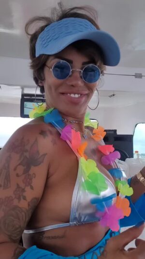 Sandra Pimentinha Instagram - Niver #resenha dos bastidores no @passeios.graziemar gratidão @rocaop1 "O Pirata"