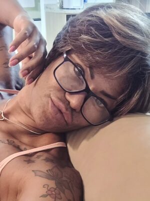 Sandra Pimentinha Instagram - Pranchei o cabelo e fiz um nero apenas, embora tenha sido o suficiente para excitar uns cliks, inevitƔvel foi, fotografar tanta beleza.
Vale a pena ressaltar, tudo vale a pena se a alma não é pequena...
VocĆŖ jĆ” se olhou no espelho e se achou linda(o)?
Tolo Ć© aquele que busca a beleza de fora para dentro .
Porque a verdadeira beleza Ć© como uma flor, desabrocha de dentro para fora..