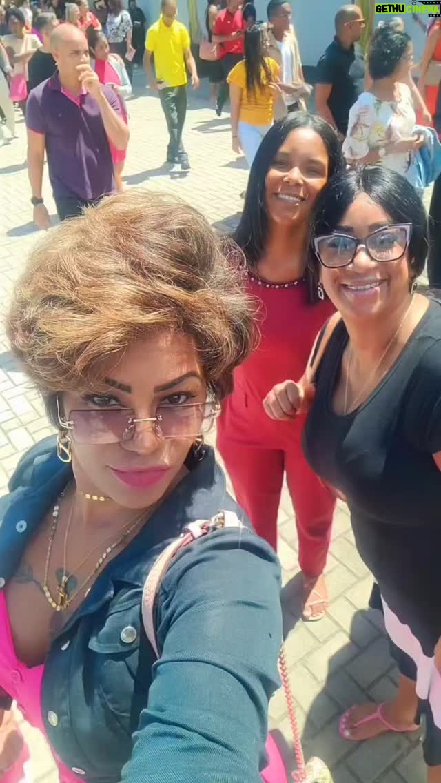 Sandra Pimentinha - 3 Likes - Todo mundo tem uma amiga farofeira kkk adoro