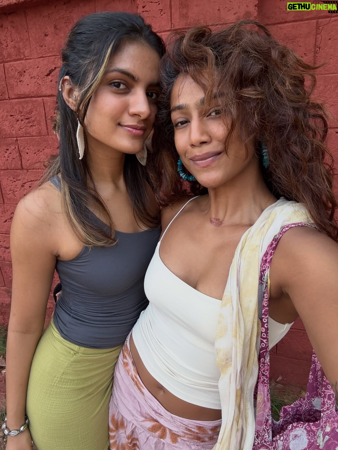 Santoshi Shetty - 5.2K Likes - out and about with my silly lily @gayatridayal 🧜🏻‍♀️💘🌞