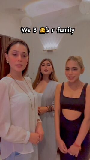 Sara Khan Instagram - ❤️❣️❤️ sister thing 👯♀️