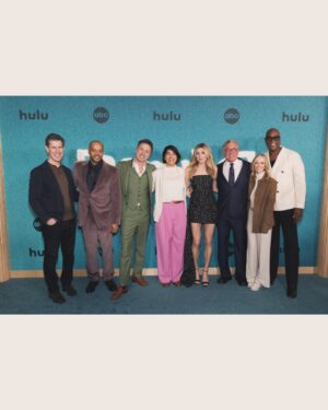 Sarah Chalke Instagram - Scrubs premiere ❤️
