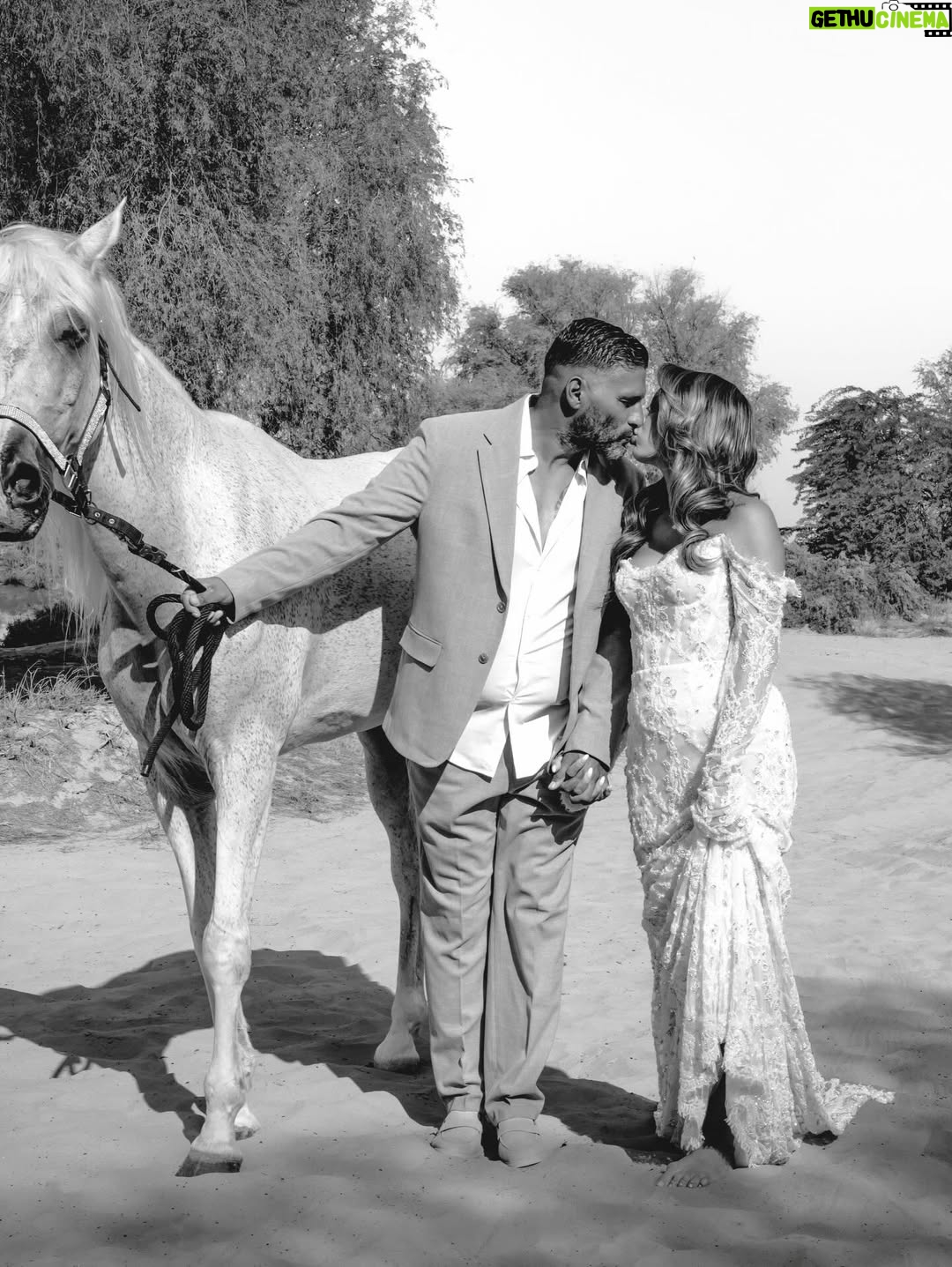 Sarah Lopez - 86.4K Likes - Parce que vous faites partie de notre famille, retour en photos sur le plus beau jour de notre vie (avec la naissance de notre fille, bien sûr). Pour ceux qui l’ignorent, je suis une grande fan de chevaux. J’ai trouvé ce moment sublime. 🫶🏼

D’ailleurs, vous me recommandez de faire imprimer toutes les photos ? Laquelle me conseillez-vous d’encadrer ? 👰🏽‍♀️🤵🏻‍♂️💍🤍

Dress by @alaaduba 
📸 by @studio.one.dubai 
Hair by @shad.hair and @belhairacademy