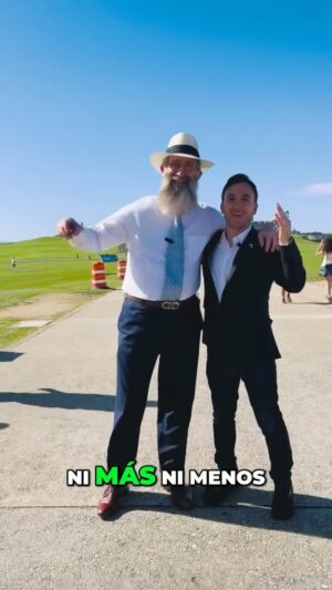 Sarah Mintz Instagram - SORPRÉNDETE‼️
¿Qué busco Cristóbal Colón en América?
Con el gran Rabino y Viajero - mi maestro en viajes @birnbaumeliahu en Puerto Rico 🇵🇷
