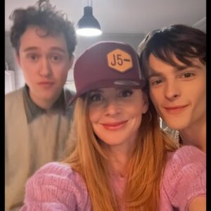 Sarah Rafferty Instagram - Never too late for a little season 2 BTS as we wrap up season 3. Exceedingly grateful for my Walter Boys fam. #mylifewiththewalterboys #mamarazzi