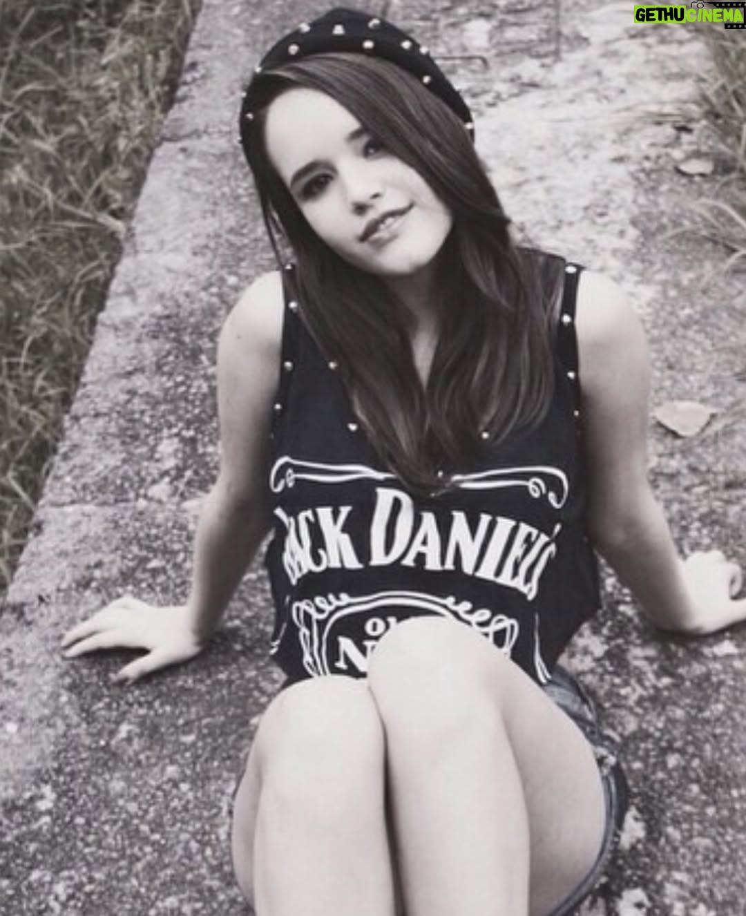 Saraí Meza - 21.3K Likes - 2016 !!!!!!! jajajajajajjaja no les voy a mentir, si sentí nostalgia 🥲