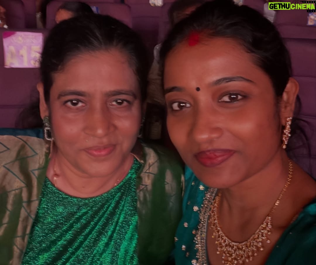 Saranya JaiKumar - 1.7K Likes - நிமிர்ந்த நன்னடை நேர்கொண்ட பார்வையும்,
நிலத்தில் யார்க்கும் அஞ்சாத நெறிகளும்,
திமிர்ந்த ஞானச் செருக்கும் இருப்பதால்
செம்மை மாதர் திறம்புவ தில்லையாம்;
அமிழ்ந்து பேரிரு ளாமறி யாமையில்
அவல மெய்திக் கலையின்றி வாழ்வதை
உமிழ்ந்து தள்ளுதல் பெண்ணற மாகுமாம்
உதய கன்ன உரைப்பது கேட்டிரோ!

Happy to be at the annual @raindropsscharityfoundation women’s day event .